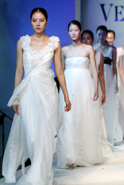 Wedding Fashion Show 2011 on Bridal Fashion Show