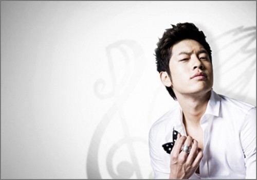 YG wrote on his homepage that Se7en's US debut is imminent and that they are